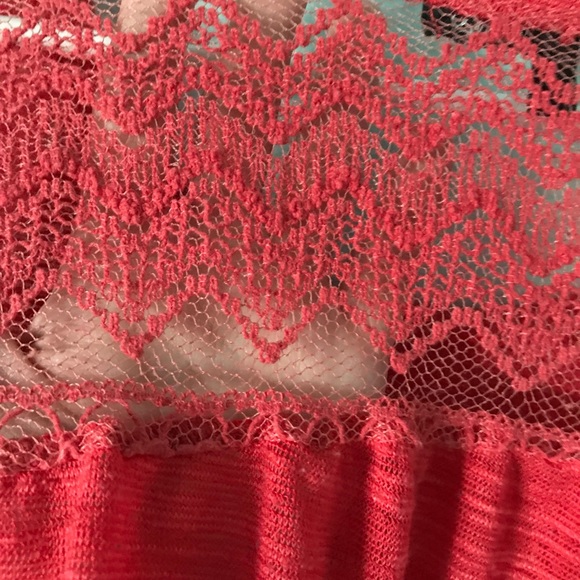 Red Sleeveless Top With Lace Detail Size Large - Picture 3 of 6